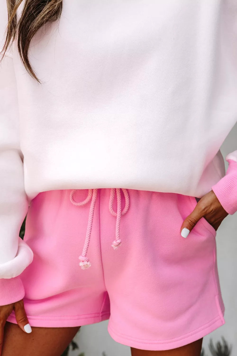 Color Block Sweatshirt and Elastic Waist Shorts Set OutfitFlow