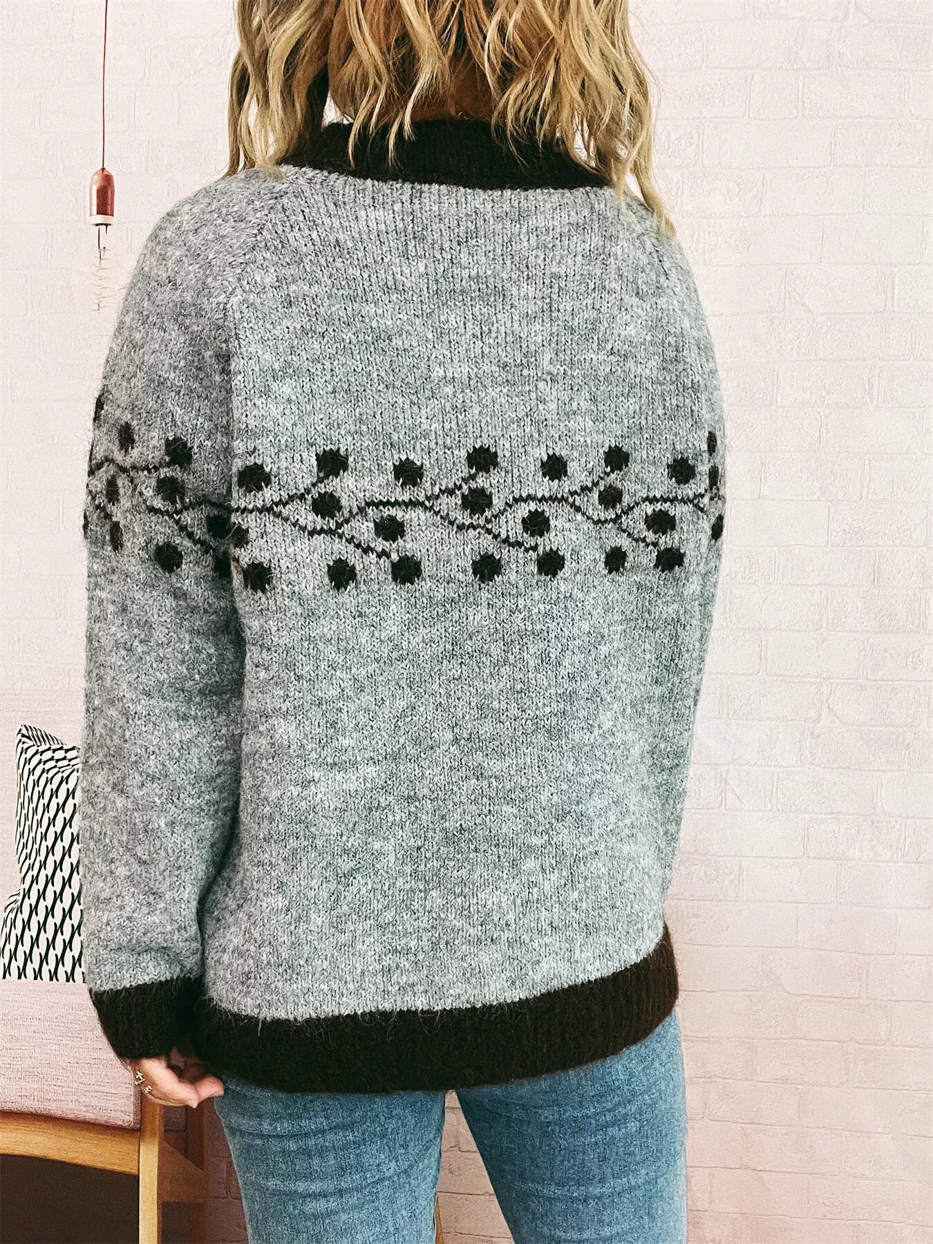 Contrast Hem Round Neck Sweater OutfitFlow