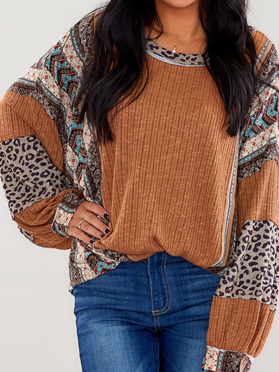 Outfit Flow - Leopard Round Neck Long Sleeve Sweatshirt