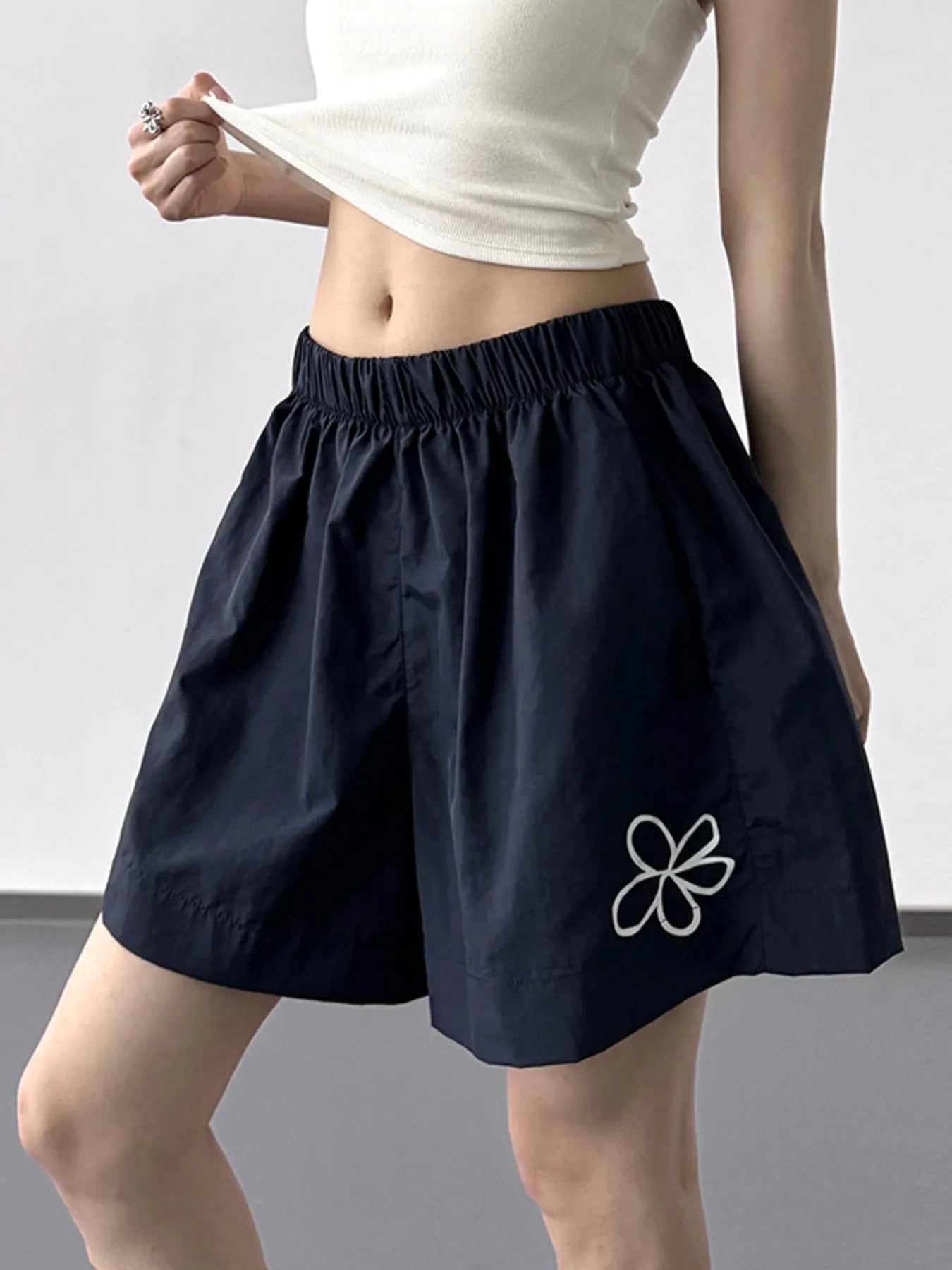 Elastic Waist Shorts Navy OutfitFlow