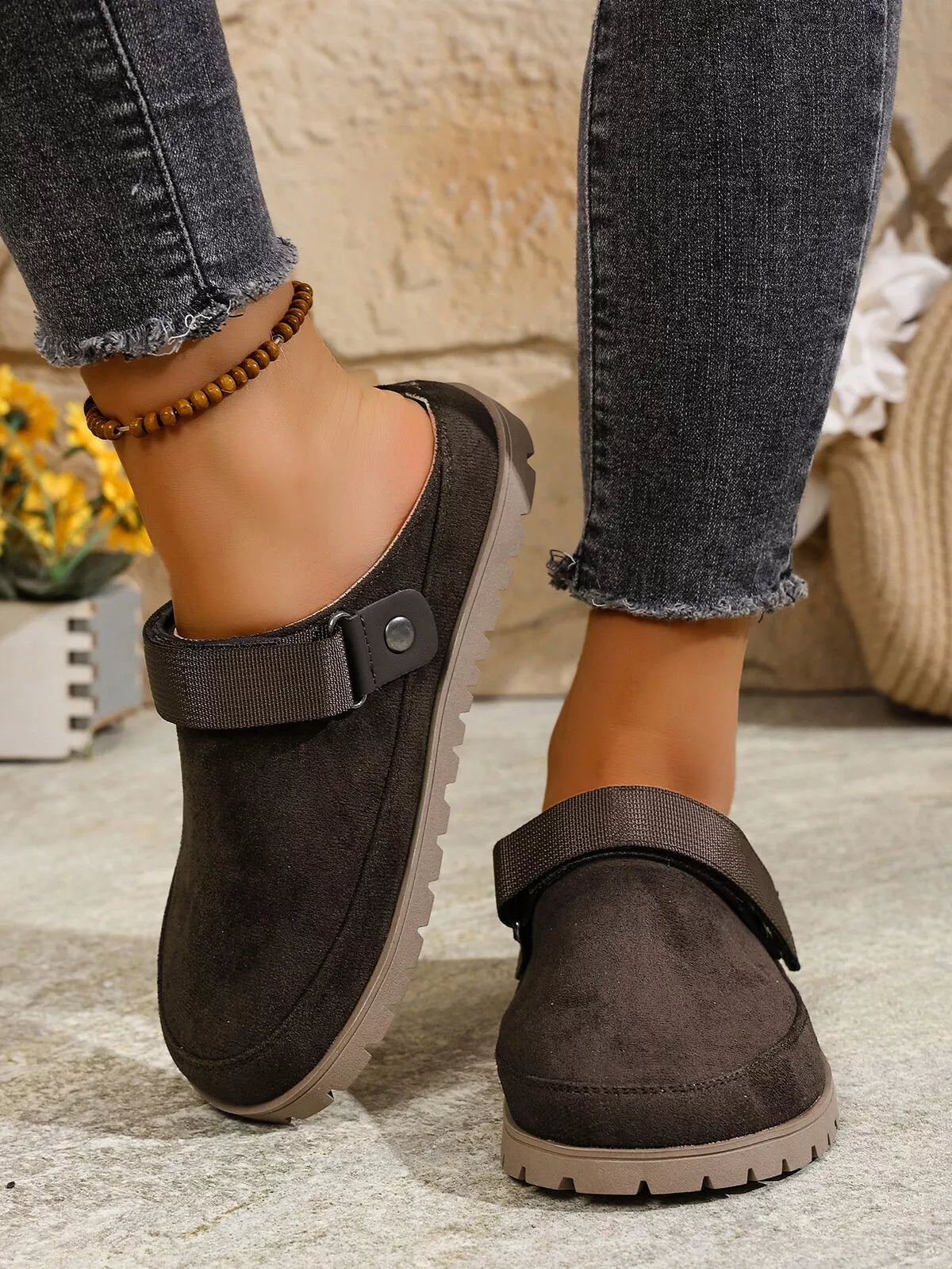 Round Toe Flats Slip-Ons Brown OutfitFlow