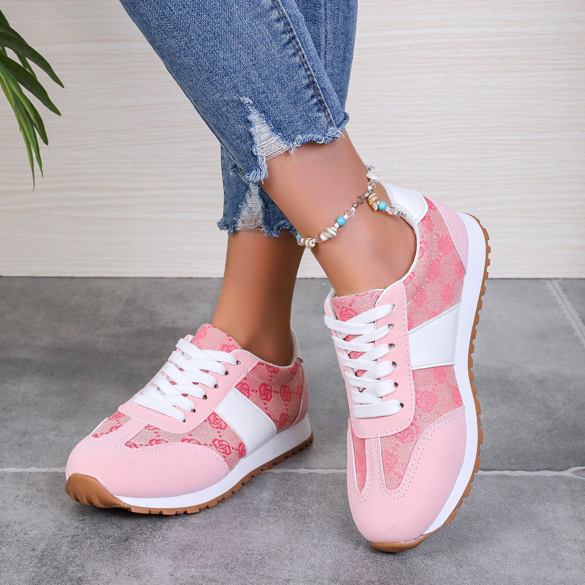 Outfit Flow - Contrast Round Toe Flat Sneakers