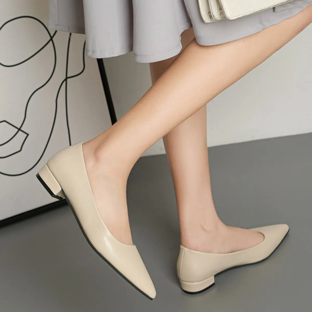 Pointed Toe Low Heel Pump Off-white OutfitFlow