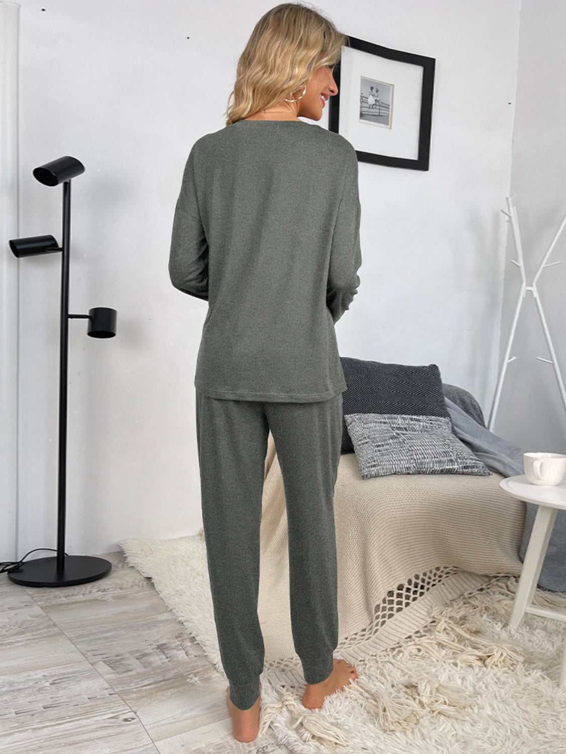 Outfit Flow - Shiny Round Neck Top and Drawstring Pants Lounge Set