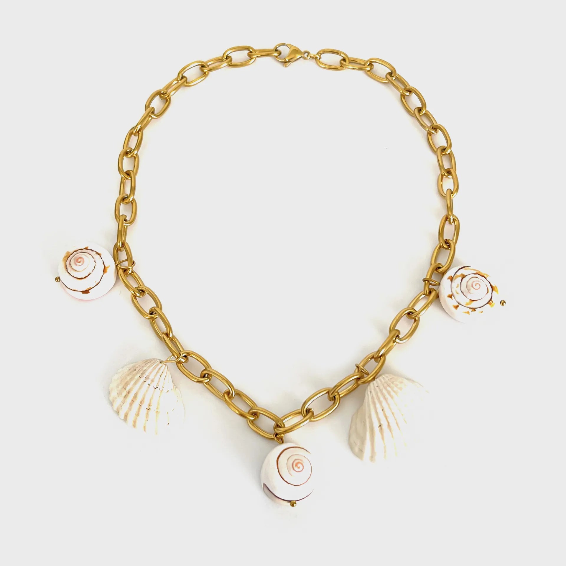 18K Gold-Plated Seashell Chain Link Necklace OutfitFlow