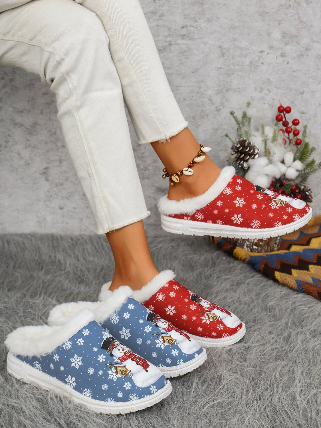 Outfit Flow - Snowman Print Flat Slippers with Faux Fur