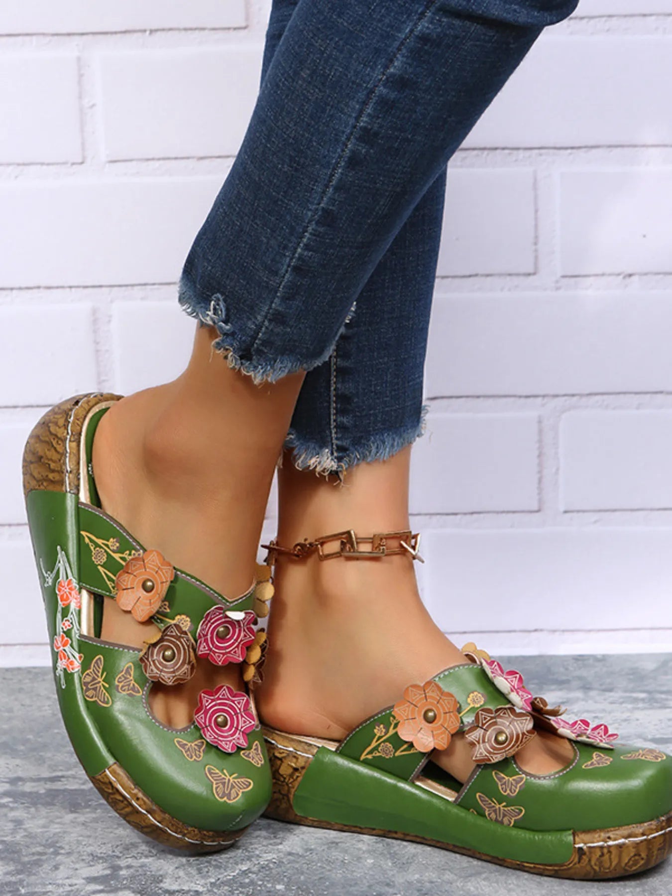 Floral Round Neck Sandals OutfitFlow