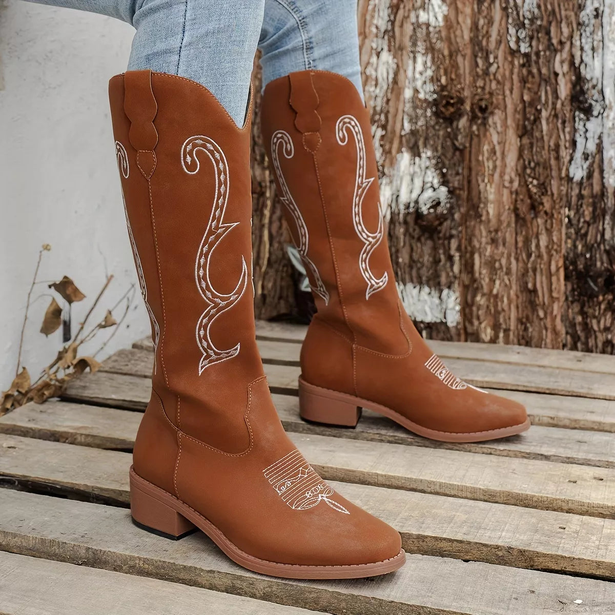 Embroidered Round Toe Block Heels Boots OutfitFlow