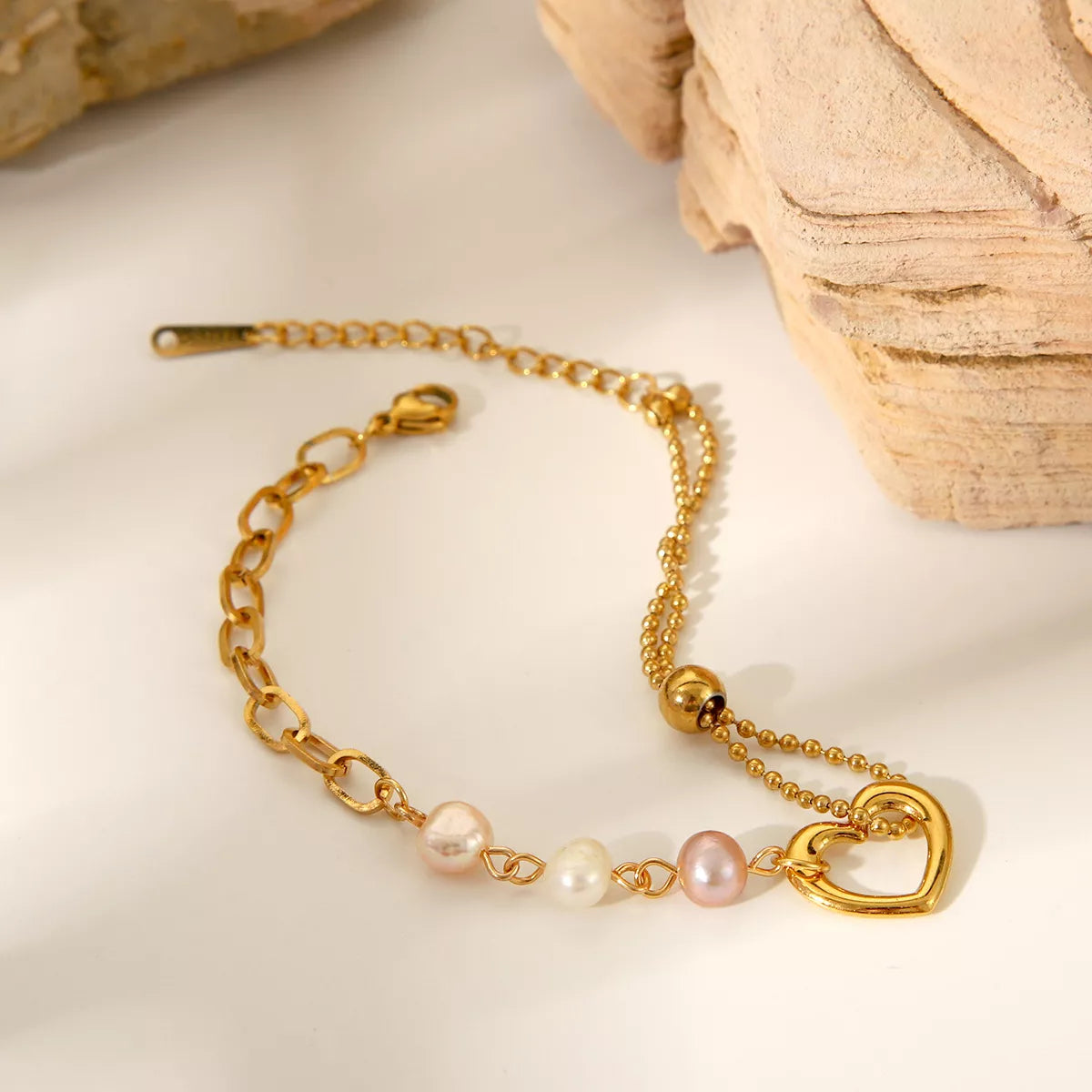 18K Gold-Plated Heart Pearl Bracelet OutfitFlow