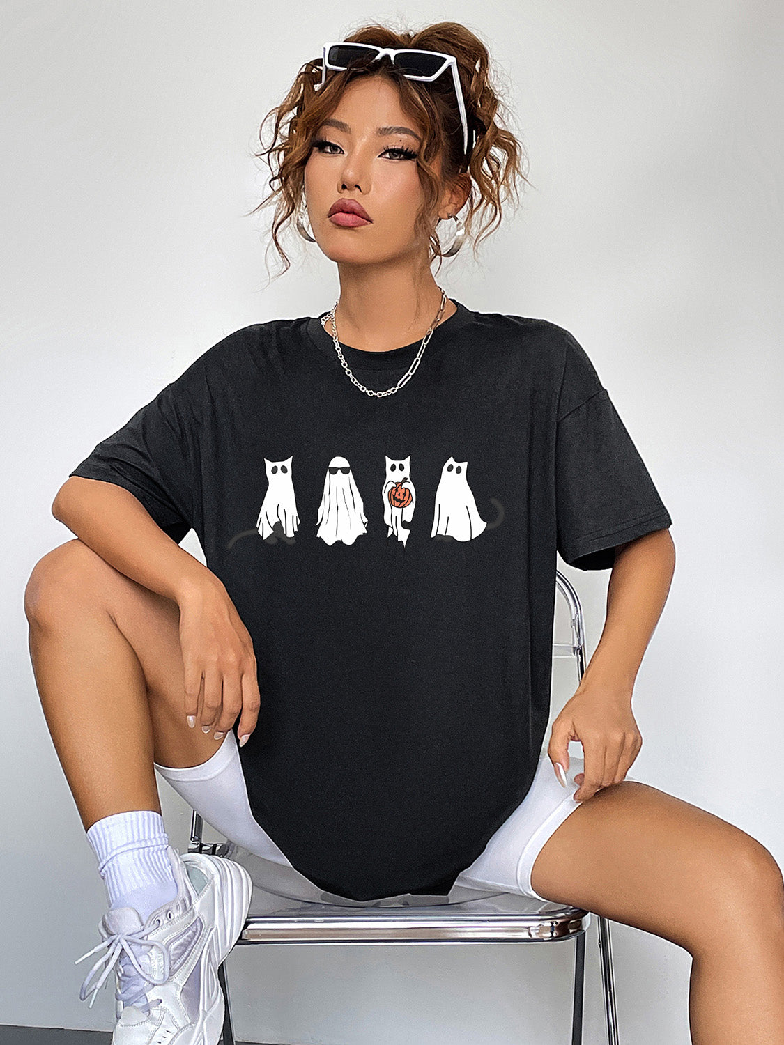 Round Neck Short Sleeve Ghost Graphic T-Shirt OutfitFlow
