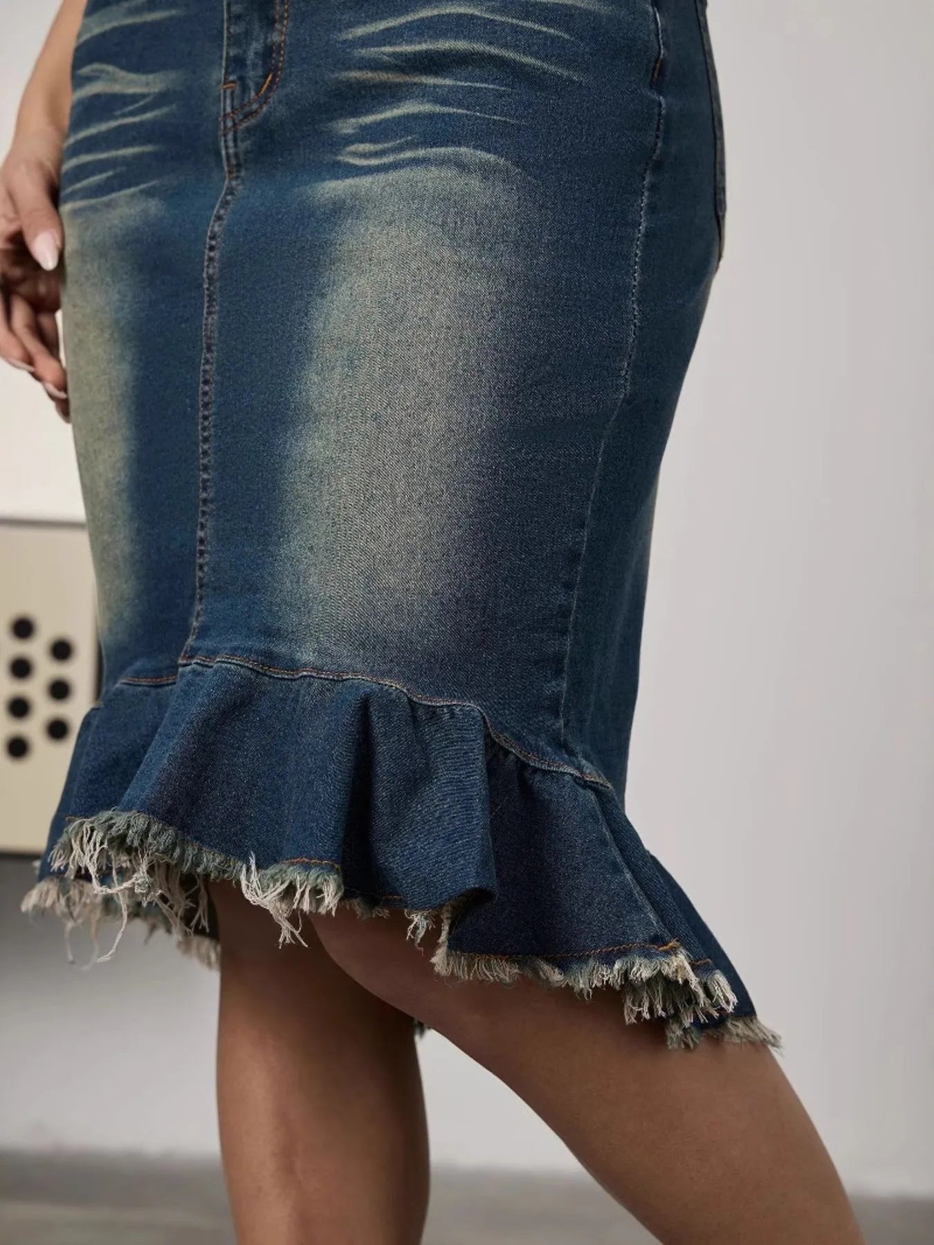 Raw Hem Mermaid Denim Skirt OutfitFlow