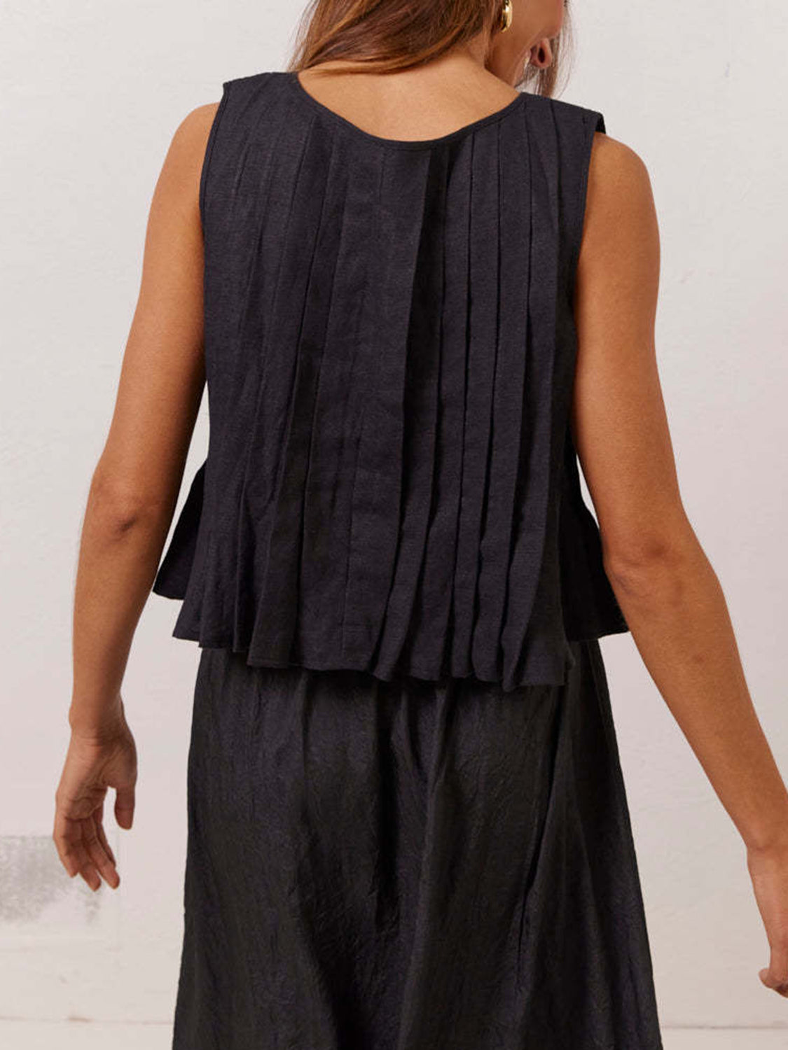 Lovelet Pleated Tied Round Neck Vest