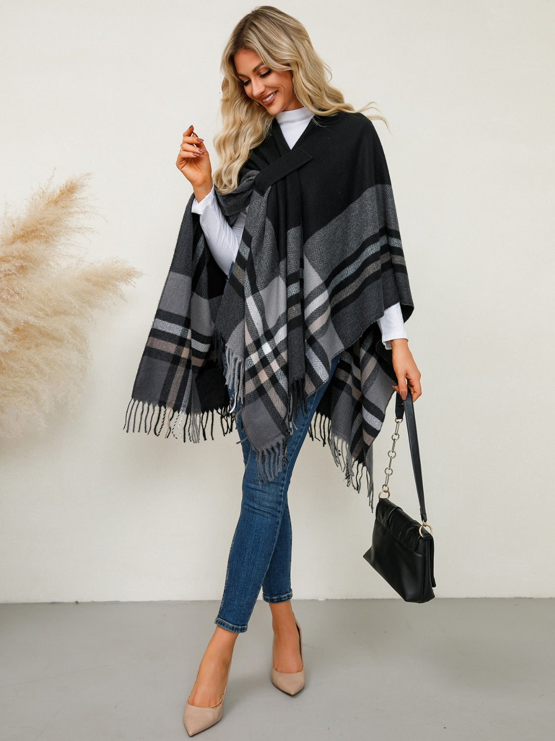 Outfit Flow - Fringe Contrast Plaid Poncho