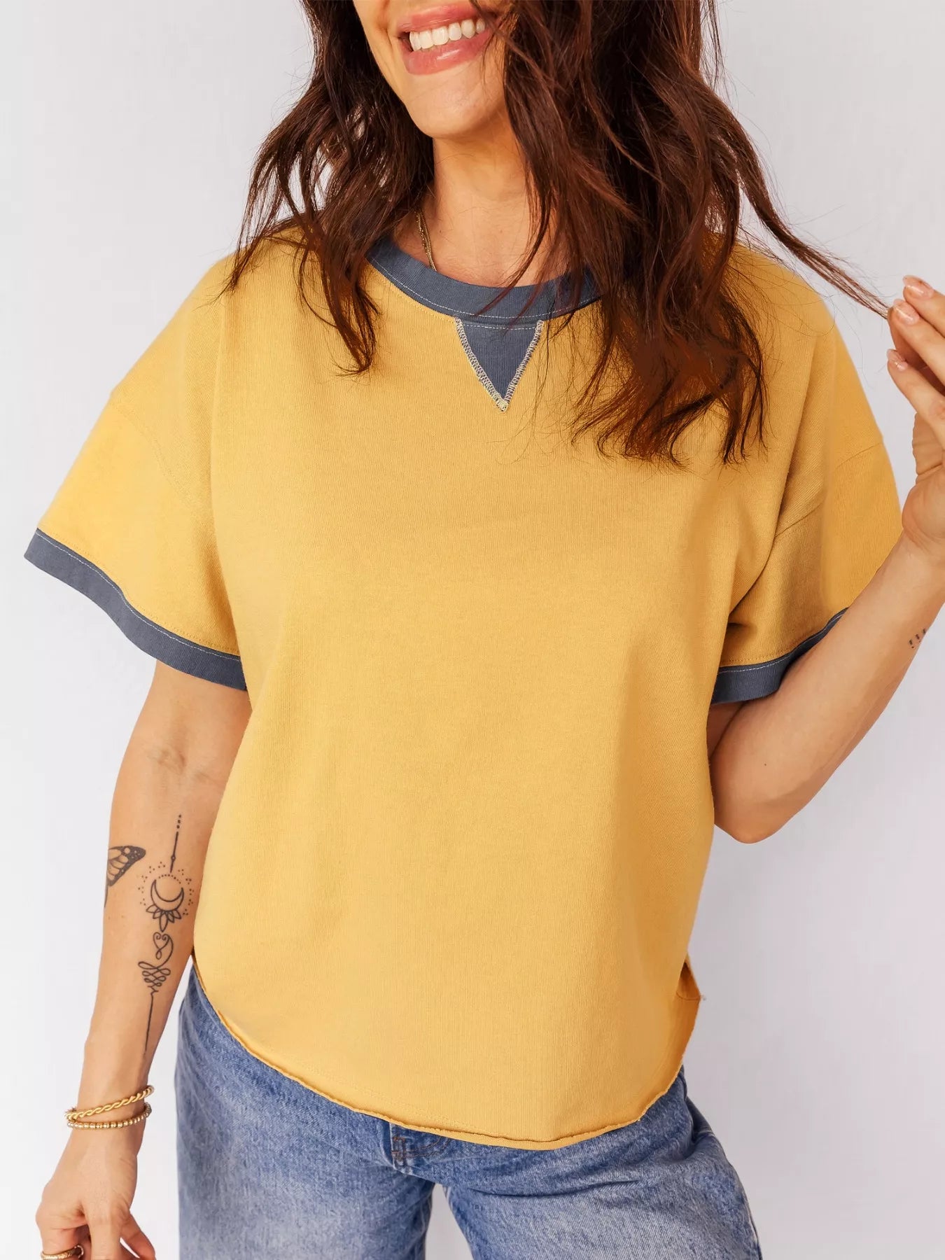 Contrast Trim Raw Hemline Short Sleeve Loose Top Trendsi