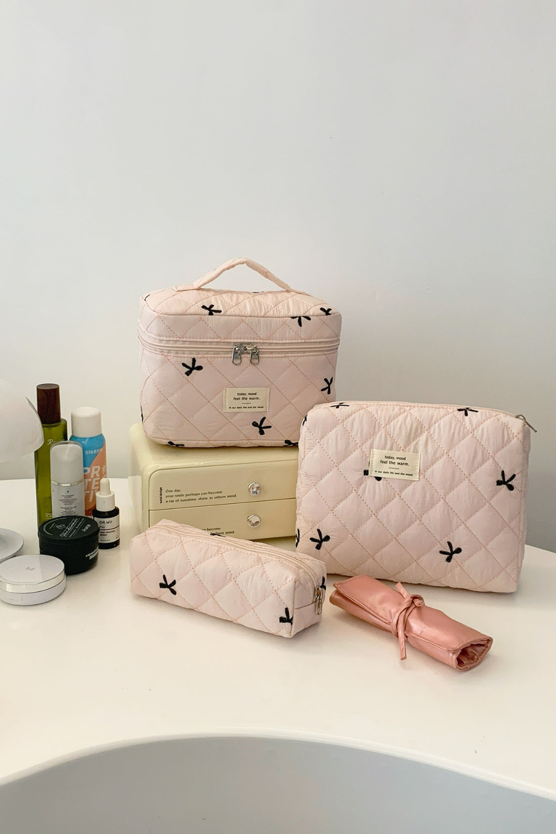 Outfit Flow - 3 Piece Bow Quilted Cloth Storage Bag Set