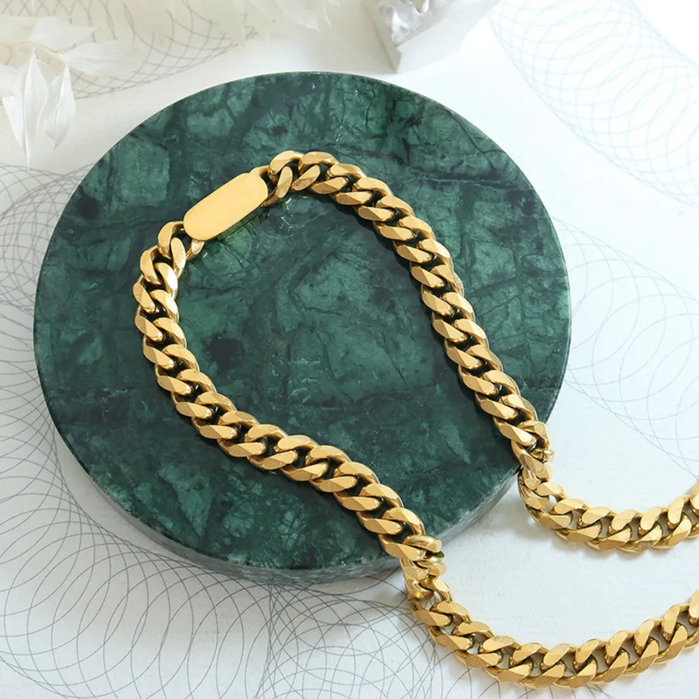 18K Gold-Plated Chain Necklace OutfitFlow