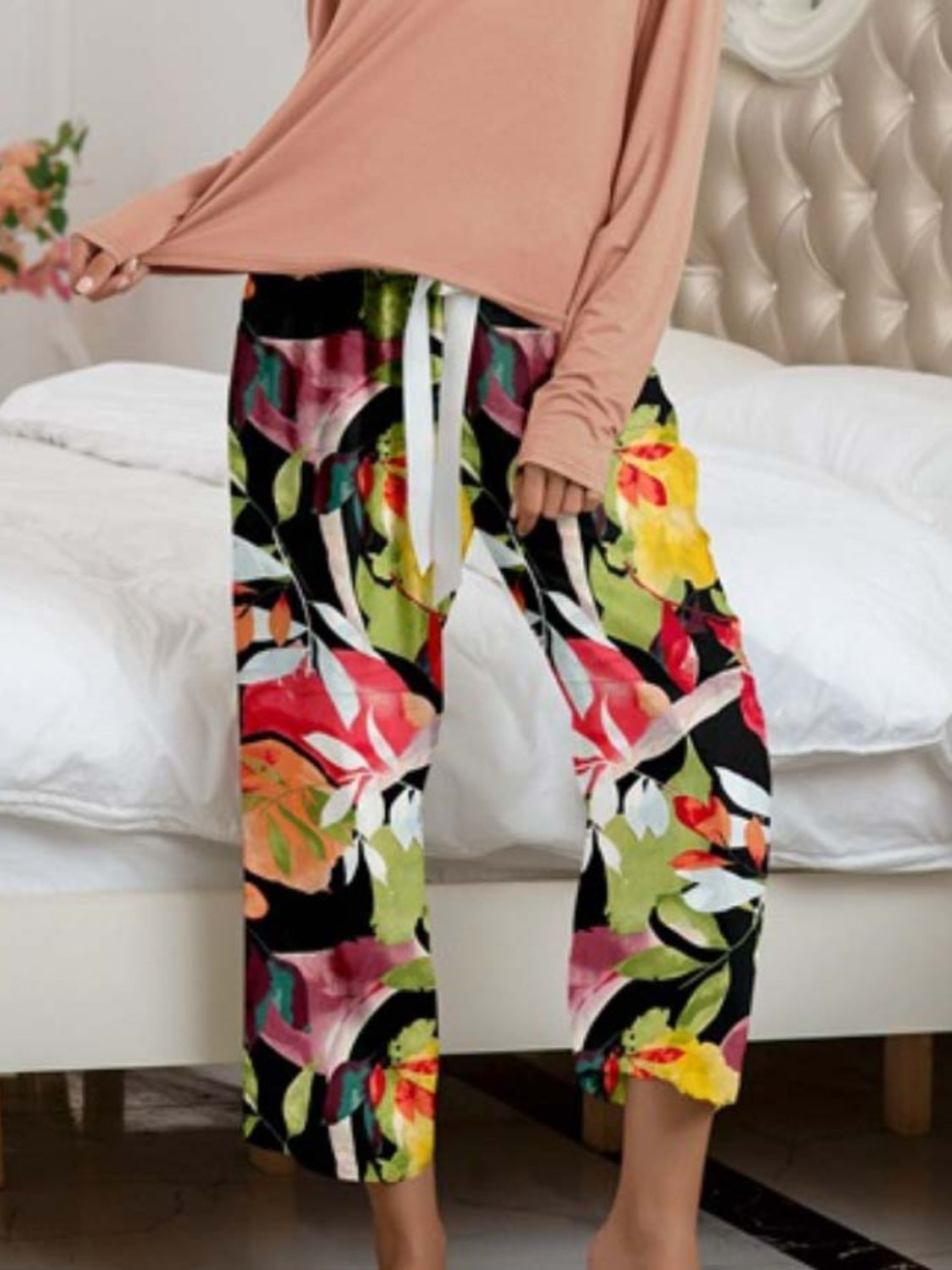 Outfit Flow - Round Neck Top and Printed Pants Lounge Set