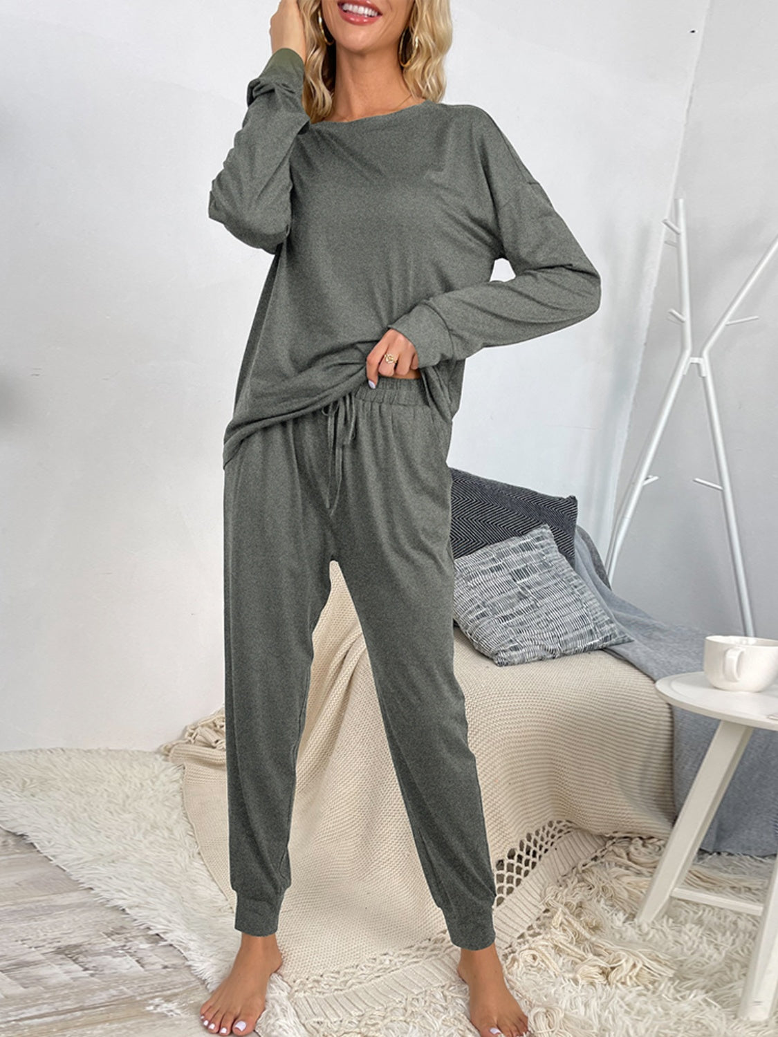 Outfit Flow - Shiny Round Neck Top and Drawstring Pants Lounge Set