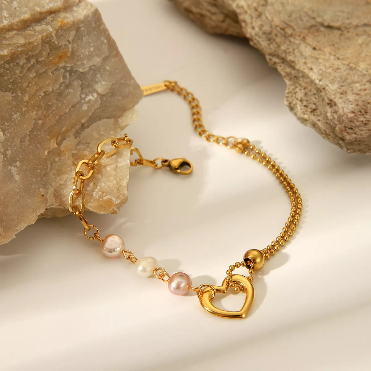 18K Gold-Plated Heart Pearl Bracelet Gold onesize OutfitFlow