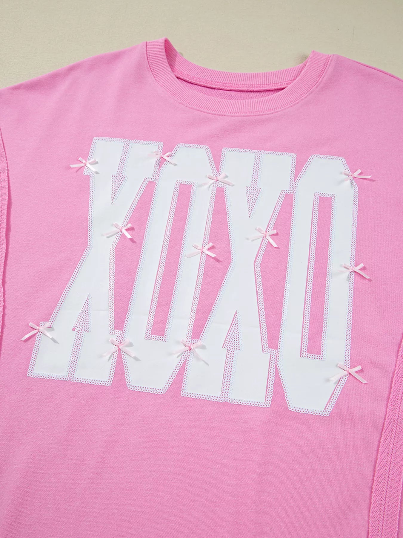 Sequin XOXO Letter Graphic Exposed Seam Baggy Sweatshirt OutfitFlow