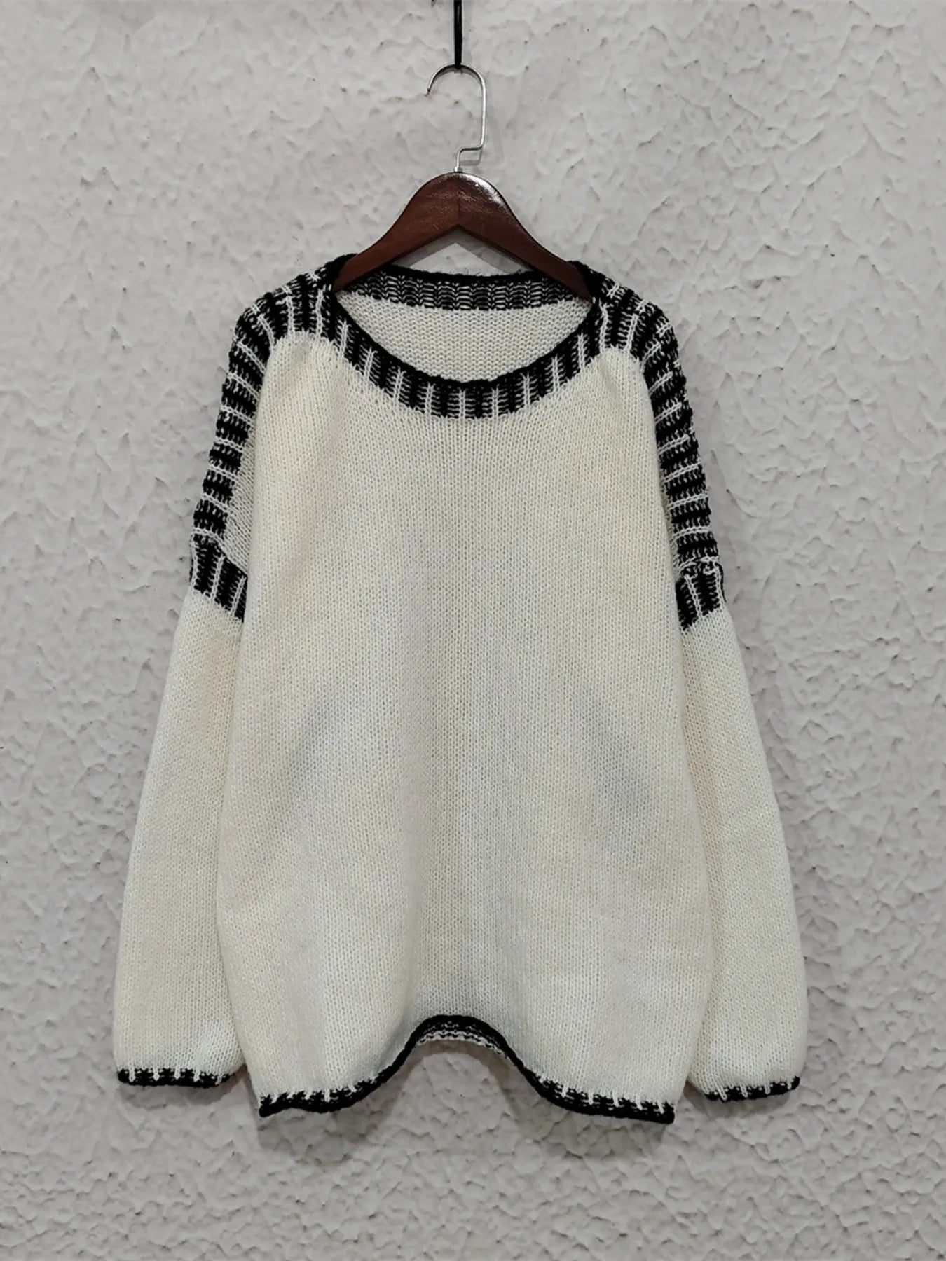 Contrast Trim Oversized Sweater OutfitFlow