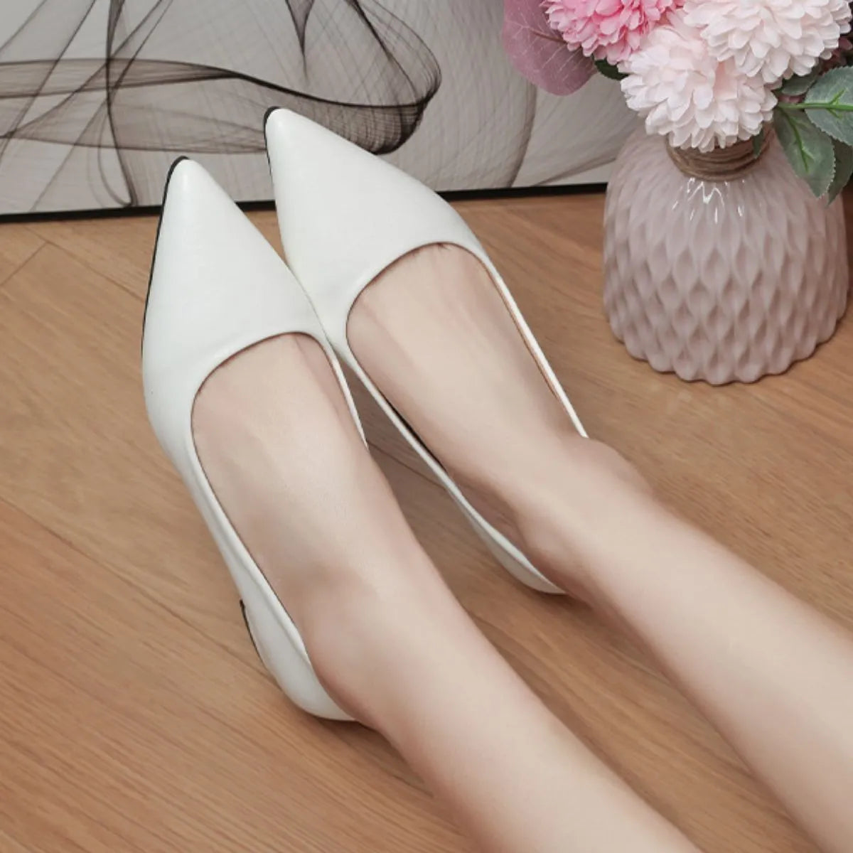 Pointed Toe Low Heel Pump OutfitFlow