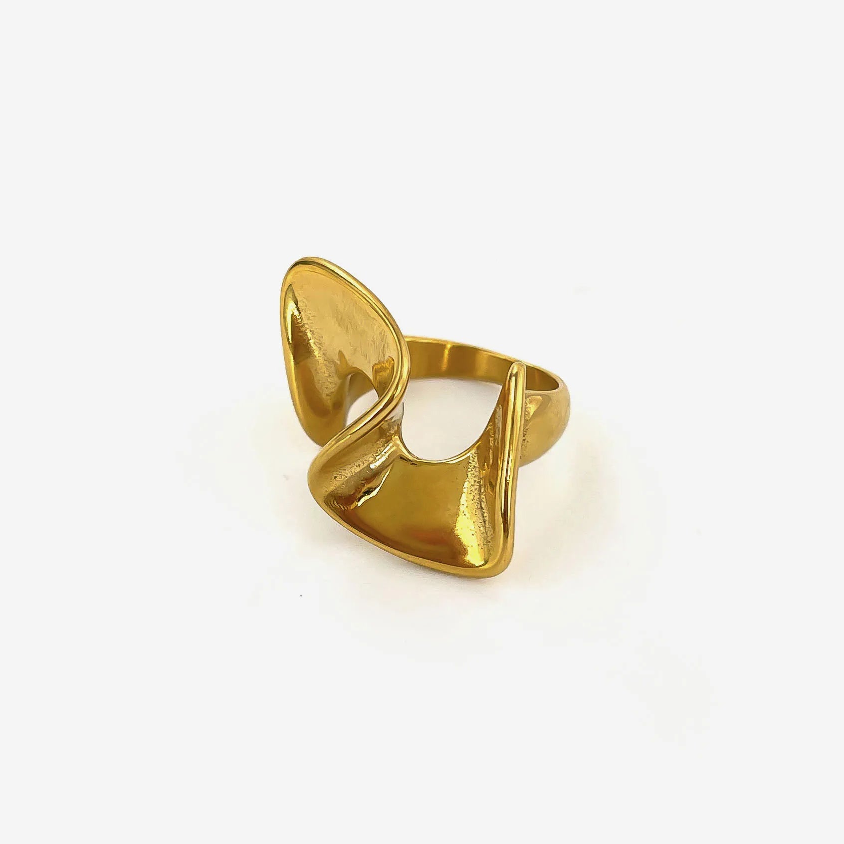 18K Gold-Plated Abstract Wave Ring OutfitFlow