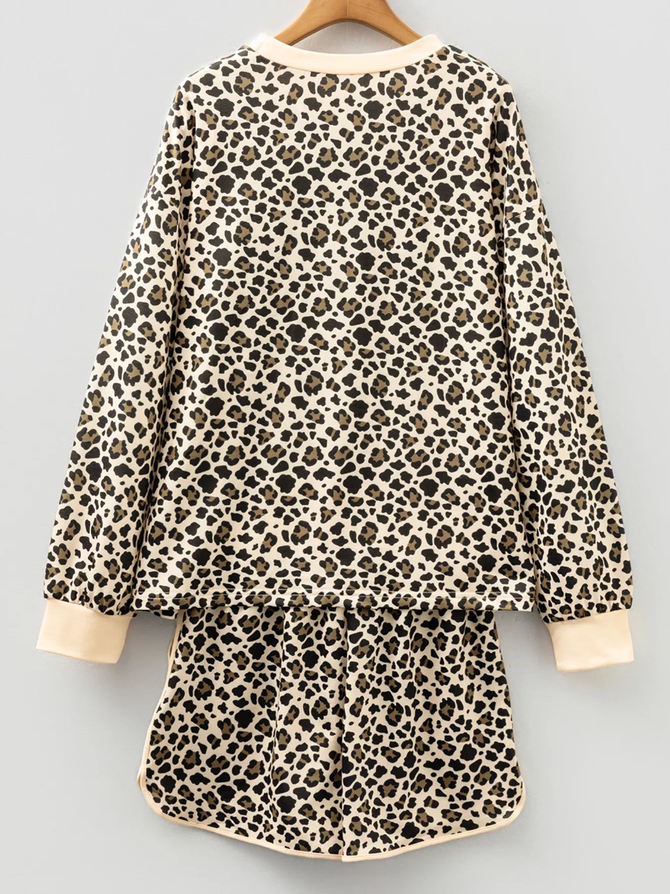 Leopard Print Contrast Trim Long Sleeve Pullover and Drawstring Shorts 2pcs Outfit OutfitFlow
