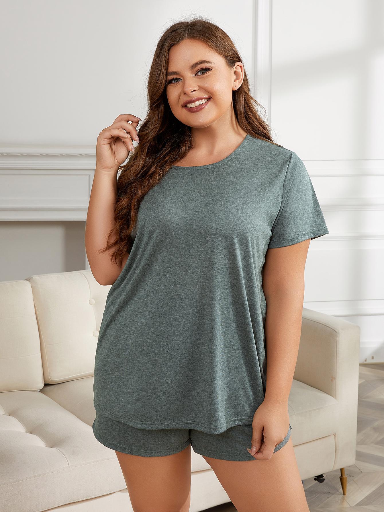 Outfit Flow - Plus Size Round Neck Short Sleeve Two-Piece Loungewear Set