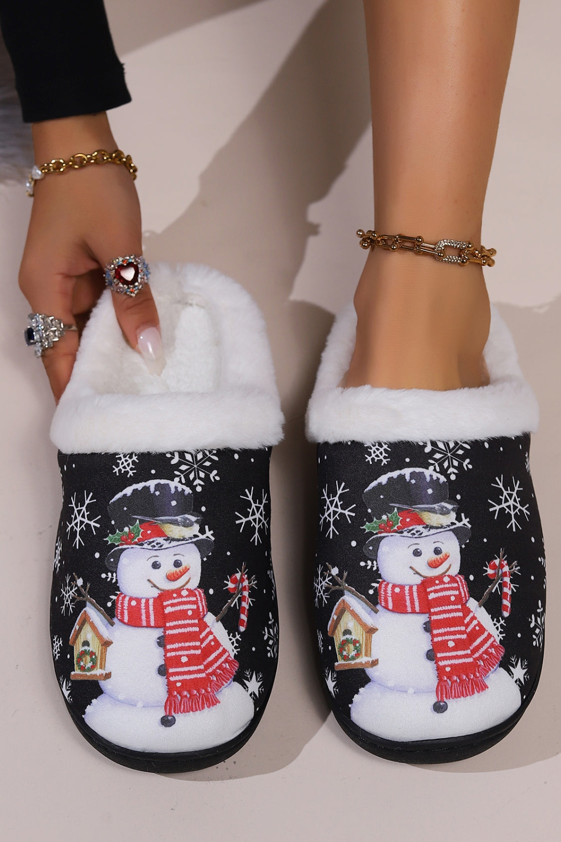 Outfit Flow - Snowman Round Toe Faux Fur Slippers